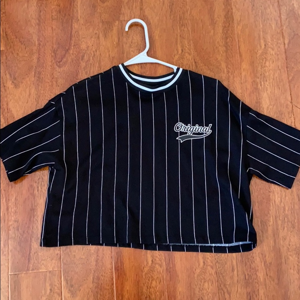 h&m baseball style crop top